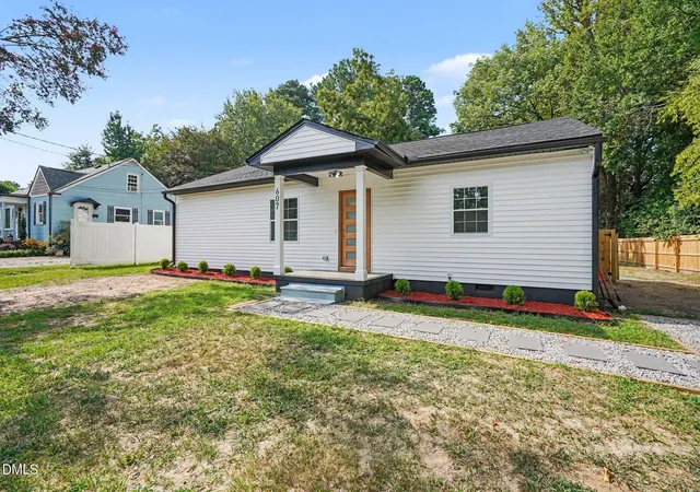 Photo 3 of Sale Pending at 607 Dupree St, Garner, NC 27529 | MLS# 10186146 | Listing updated on 2026-08-31