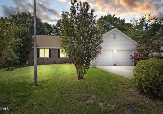 1st image of 5804 Bear Creek Cir, Fayetteville, NC 28304 | MLS# 10187135