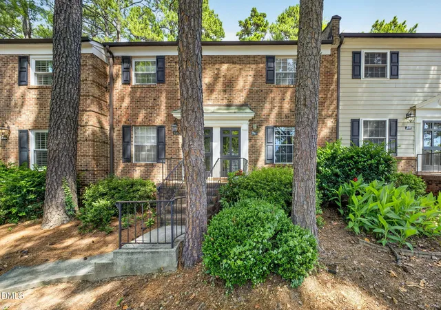 2nd image of 3744 Jamestown Cir, Raleigh, NC 27609 | MLS# 10187443