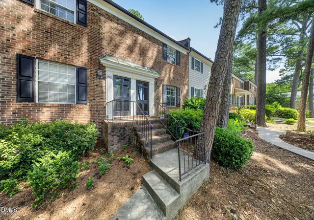 4th image of 3744 Jamestown Cir, Raleigh, NC 27609 | MLS# 10187443