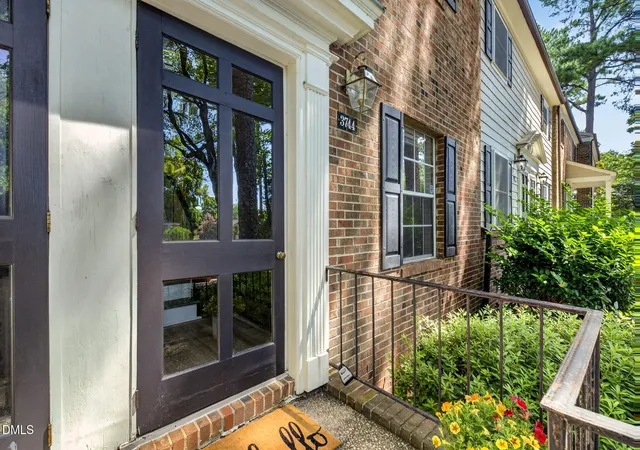 5th image of 3744 Jamestown Cir, Raleigh, NC 27609 | MLS# 10187443
