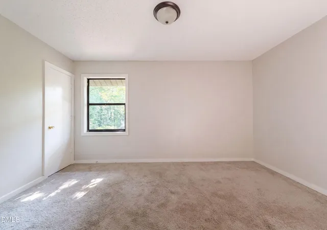 4th image of 5844 Waters Edge Dr, Fayetteville, NC 28314 | MLS# 10186163
