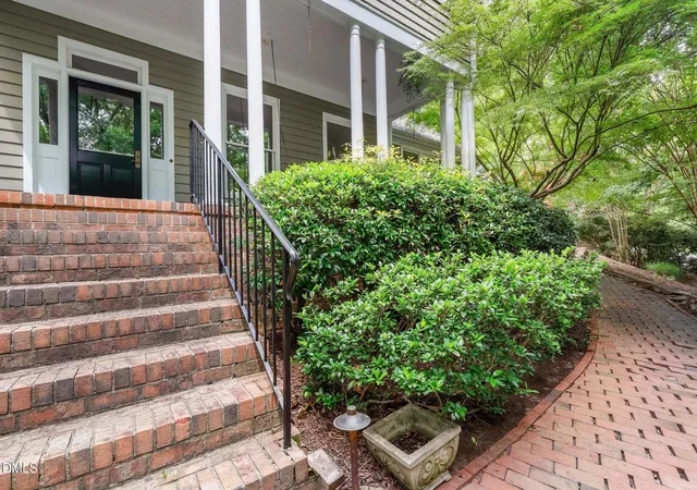 2nd image of 105 Redbud Ln, Chapel Hill, NC 27514 | MLS# 10186474