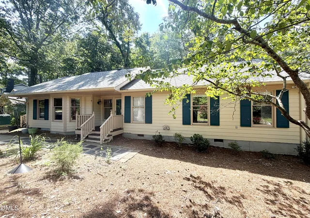 2nd image of 6 Burnwood Pl, Chapel Hill, NC 27517 | MLS# 10186525