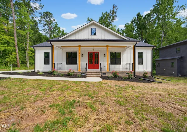 Photo 1 of Single family home for sale at 1921 E Geer St, Durham, NC 27704 | MLS# 10186620 | Listing updated on 2026-09-30