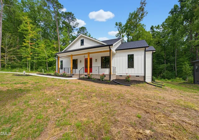 Photo 3 of Single family home for sale at 1921 E Geer St, Durham, NC 27704 | MLS# 10186620 | Listing updated on 2026-09-30