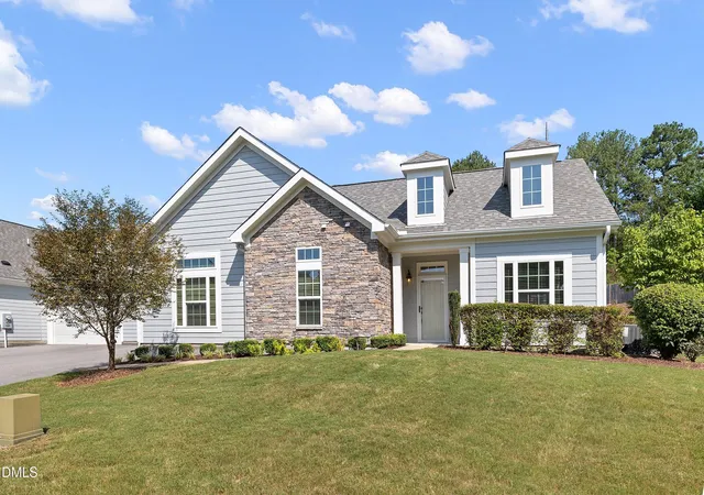 3rd image of 824 Blue Bird Ln, Wake Forest, NC 27587 | MLS# 10186333