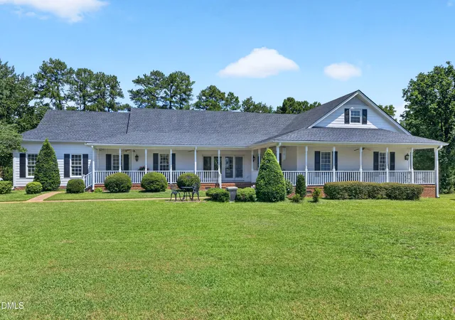 Photo 1 of Sale Pending at 606 Country Ln, Cary, NC 27513 | MLS# 10186388 | Listing updated on 2026-08-20