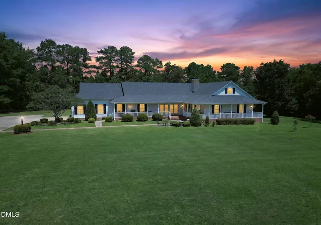 Photo 3 of Sale Pending at 606 Country Ln, Cary, NC 27513 | MLS# 10186388 | Listing updated on 2026-08-20