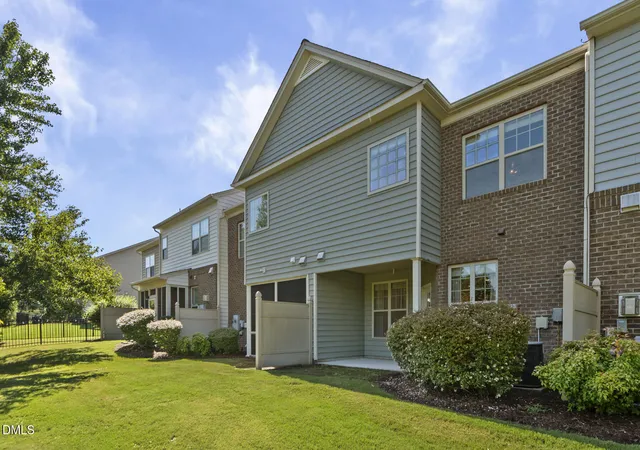 Photo 3 of Townhouse for sale at 529 Panorama Park Pl, Cary, NC 27519 | MLS# 10186283 | Listing updated on 2026-09-17