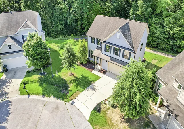 Photo 2 of Single family home for sale at 118 Hemlock Green Ln, Clayton, NC 27527 | MLS# 10188617 | Listing updated on 2026-09-29