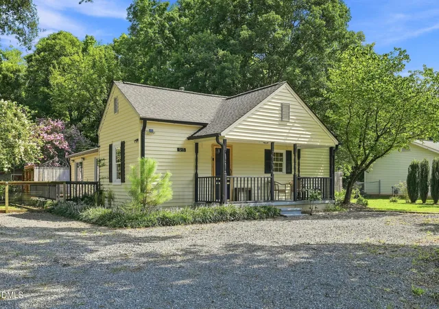 1st image of 913 N Park Ave, Burlington, NC 27217 | MLS# 10188230