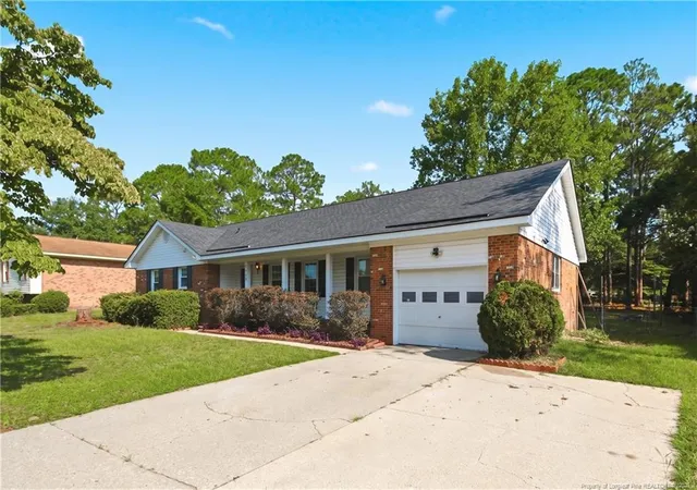 Photo 2 of Single family home for sale at 3724 Masters Dr, Hope Mills, NC 28348 | MLS# 767623 | Listing updated on 2026-08-14
