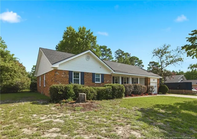 Photo 3 of Single family home for sale at 3724 Masters Dr, Hope Mills, NC 28348 | MLS# 767623 | Listing updated on 2026-08-14