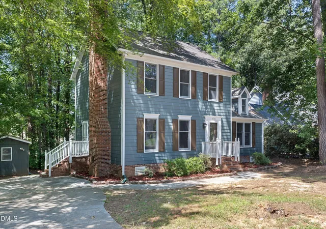 Photo 3 of Single family home for sale at 100 Culcross Ct, Cary, NC 27513 | MLS# 10186305 | Listing updated on 2026-08-16