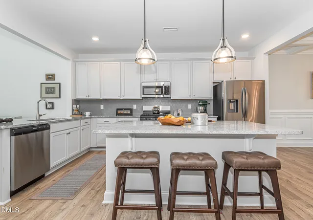 Photo 4 of Sale Pending at 809 Putney Hl Rd, Zebulon, NC 27597 | MLS# 10186759 | Listing updated on 2026-09-27