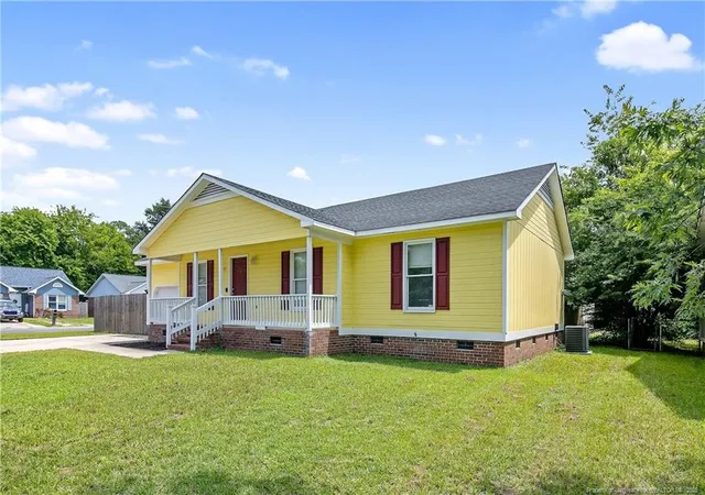 Photo 2 of Sale Pending at 1407 Farwell Dr, Fayetteville, NC 28304 | MLS# 767732 | Listing updated on 2026-09-03