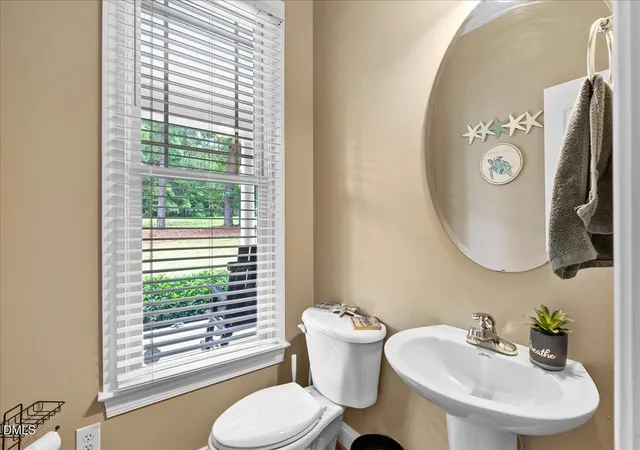 4th image of 321 Hedrick Dr, Henderson, NC 27537 | MLS# 10186381