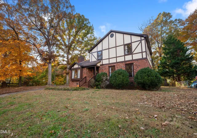 2nd image of 701 N Carr St, Mebane, NC 27302 | MLS# 10186347
