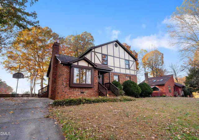 Photo 3 of Single family home for sale at 701 N Carr St, Mebane, NC 27302 | MLS# 10186347 | Listing updated on 2026-08-14