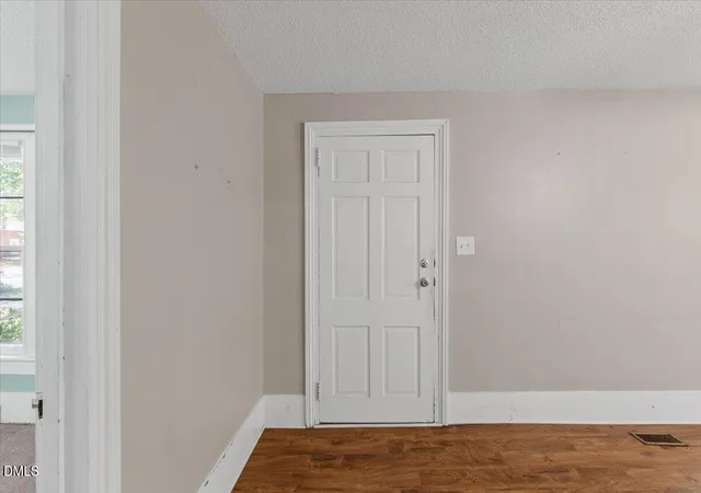 Photo 4 of Single family home for sale at 700 N Webb St, Selma, NC 27576 | MLS# 10186394 | Listing updated on 2026-09-09