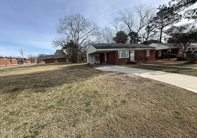 Photo 3 of Single family home for sale at 902 S Marvin St, Goldsboro, NC 27530 | MLS# 10186375 | Listing updated on 2026-08-14