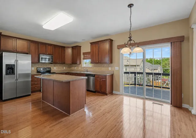 Photo 3 of Single family home for sale at 558 Redford Pl Dr, Rolesville, NC 27571 | MLS# 10186451 | Listing updated on 2026-09-09