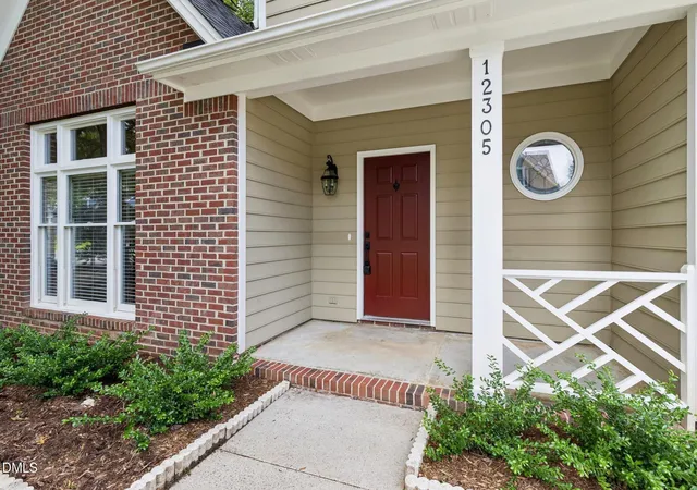 Photo 2 of Single family home for sale at 12305 Inglehurst Dr, Raleigh, NC 27613 | MLS# 10186534 | Listing updated on 2026-09-02