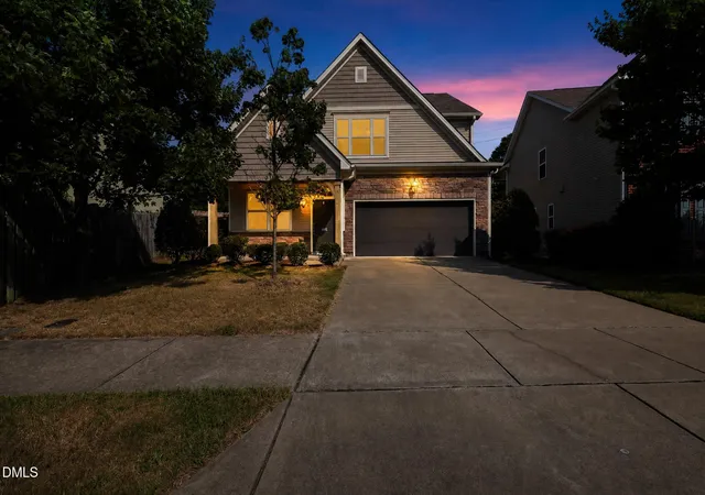 Photo 1 of Single family home for sale at 512 Stapleford Ln, Fuquay Varina, NC 27526 | MLS# 10186434 | Listing updated on 2026-08-14