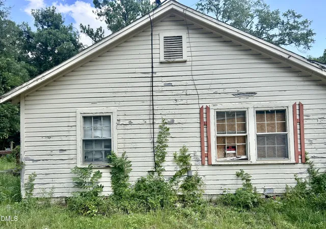 Photo 2 of Single family home for sale at 344 E Vance St, Laurinburg, NC 28352 | MLS# 10186673 | Listing updated on 2026-08-27