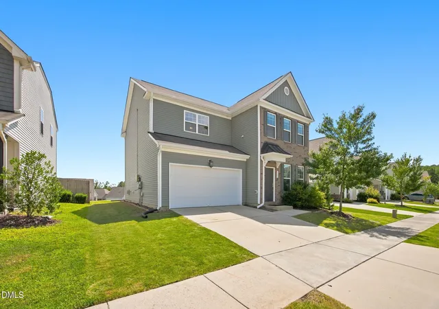 3rd image of 703 Starry Sky Dr, Durham, NC 27703 | MLS# 10187100