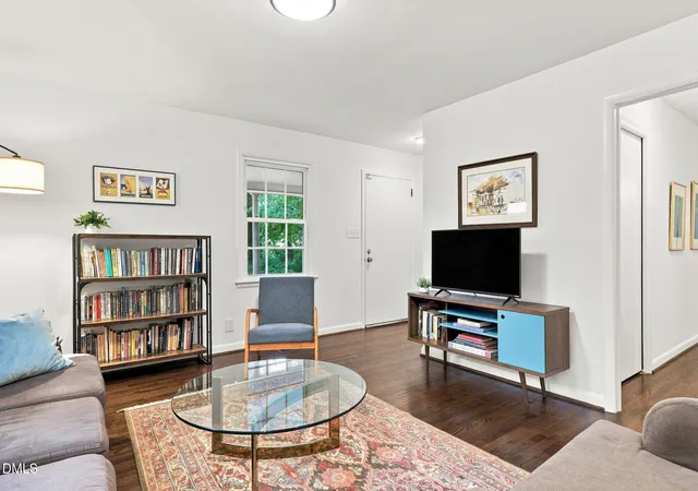 4th image of 2304 Nelson Hwy, Chapel Hill, NC 27517 | MLS# 10186567