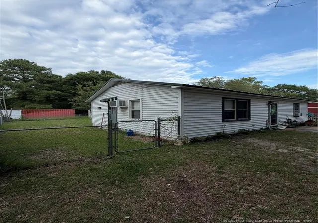 Photo 4 of Single family home for sale at 4313 Calhoun Dr, Hope Mills, NC 28348 | MLS# 767690 | Listing updated on 2026-08-14
