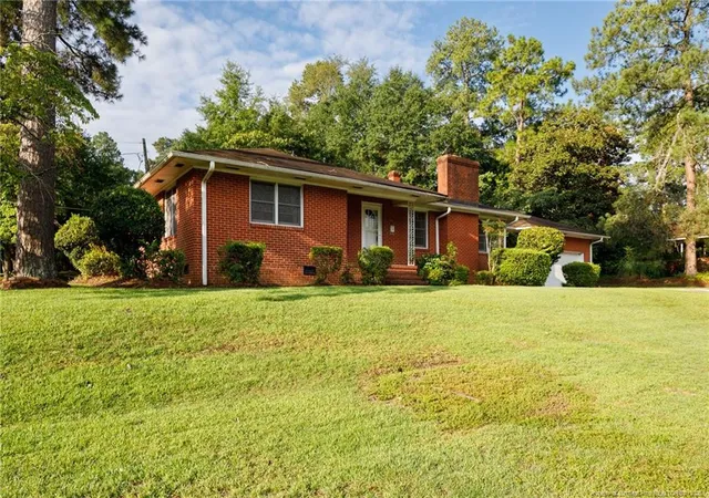2nd image of 423 Mcphee Dr, Fayetteville, NC 28305 | MLS# 767731