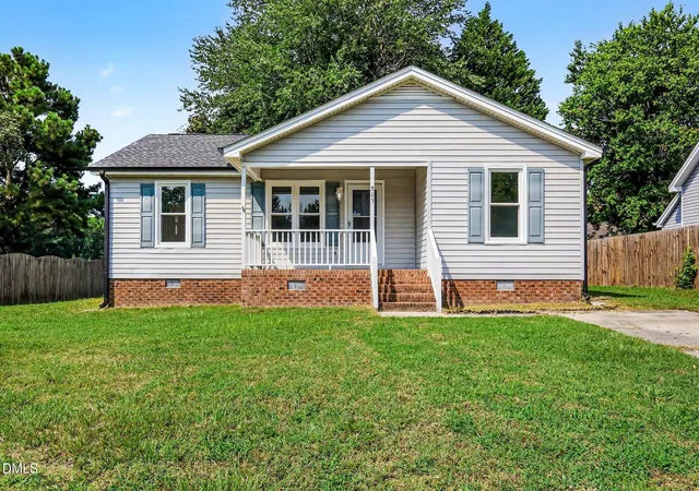 2nd image of 805 Hepplewhite Ct, Fuquay Varina, NC 27526 | MLS# 10187181