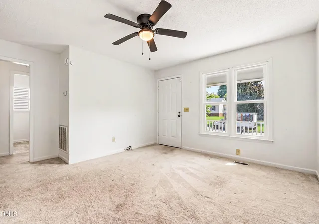 4th image of 805 Hepplewhite Ct, Fuquay Varina, NC 27526 | MLS# 10187181