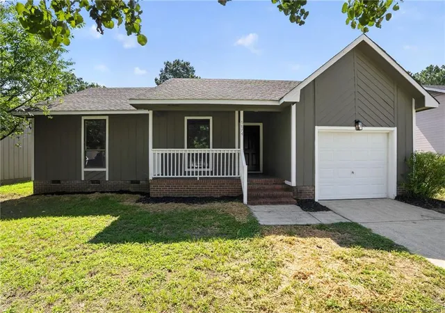 2nd image of 6874 Kingsgate Dr, Fayetteville, NC 28314 | MLS# 767775