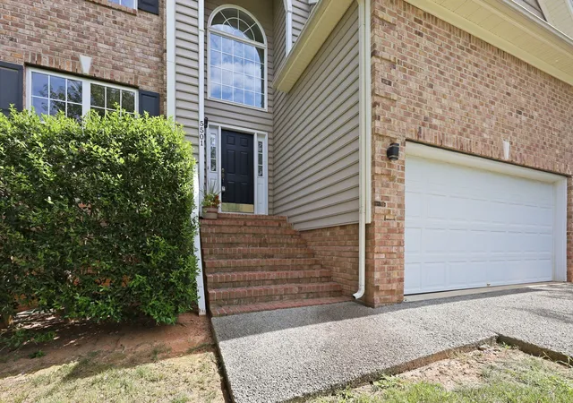 Photo 3 of Sale Pending at 5501 Southern Cross Ave, Raleigh, NC 27606 | MLS# 10186562 | Listing updated on 2026-08-24