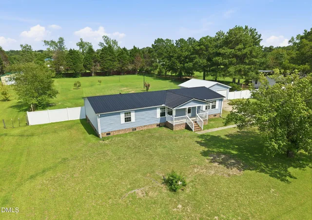 Photo 3 of Manufactured home for sale at 313 Wright Rd, Vass, NC 28394 | MLS# 10186585 | Listing updated on 2026-09-01
