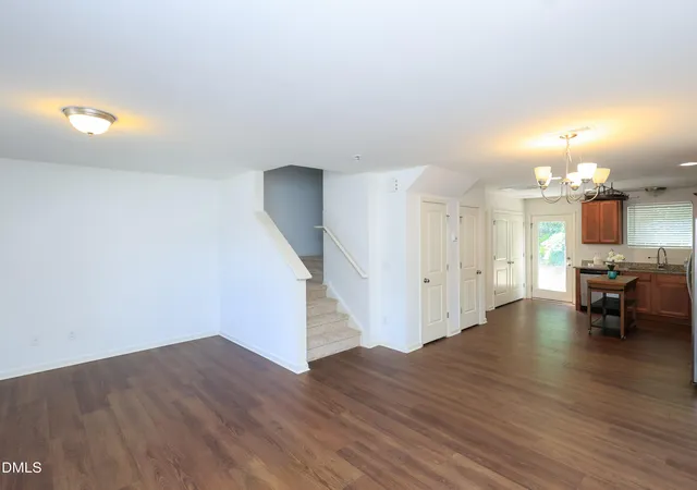 3rd image of 504 Hobkirks Pl, Durham, NC 27704 | MLS# 10187834