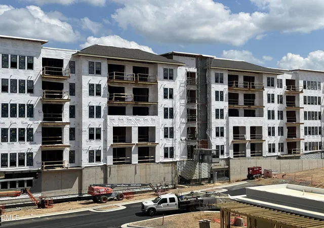 3rd image of 212 S Crk Xing #312, Chapel Hill, NC 27516 | MLS# 10186865