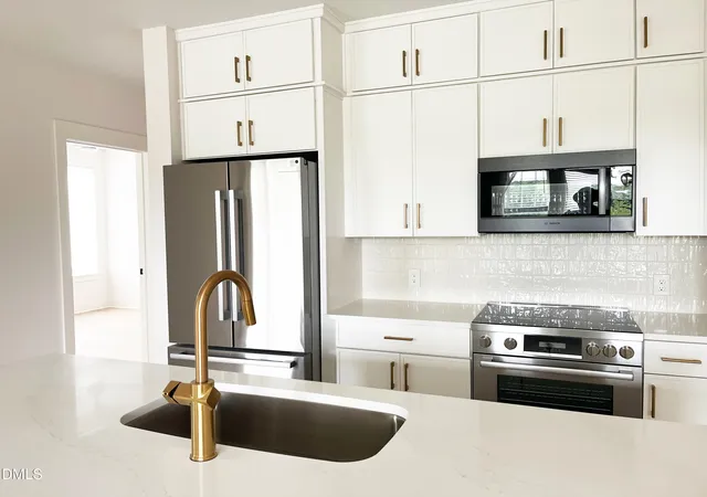 5th image of 212 S Crk Xing #312, Chapel Hill, NC 27516 | MLS# 10186865