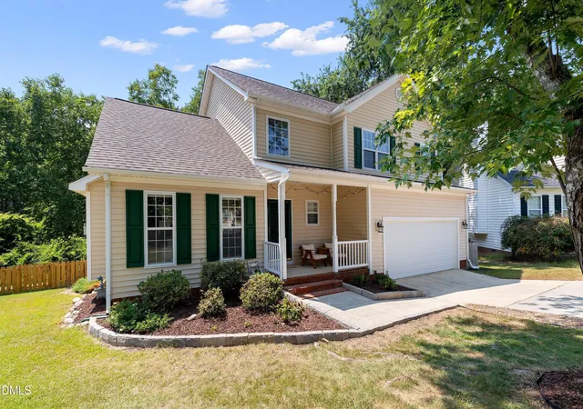 2nd image of 703 Midsummer Ln, Apex, NC 27502 | MLS# 10186610