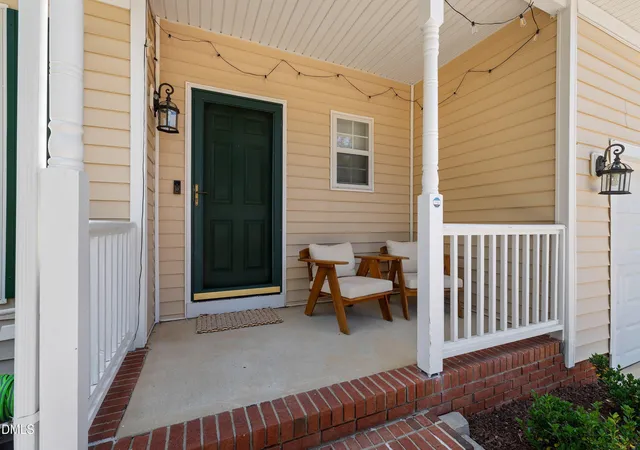 3rd image of 703 Midsummer Ln, Apex, NC 27502 | MLS# 10186610