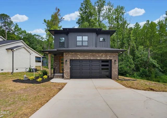 Photo 3 of Single family home for sale at 1925 E Geer St, Durham, NC 27704 | MLS# 10186662 | Listing updated on 2026-09-30