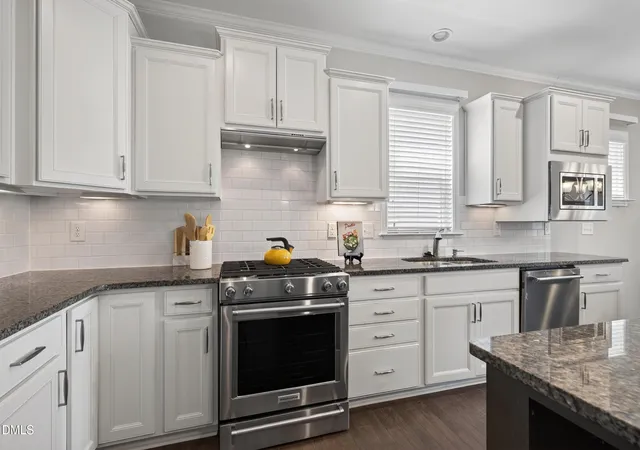 4th image of 2414 Bloomsbury Manor Dr, Durham, NC 27703 | MLS# 10186948