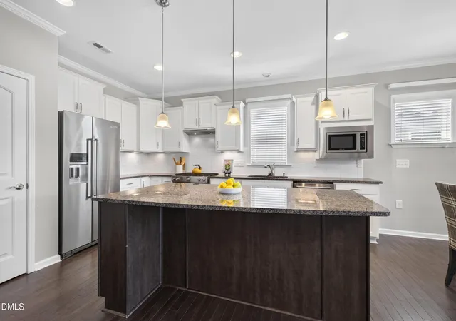 5th image of 2414 Bloomsbury Manor Dr, Durham, NC 27703 | MLS# 10186948