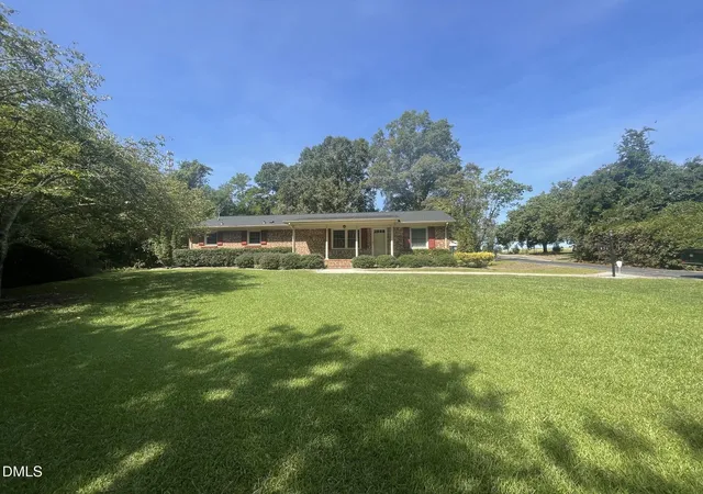 Photo 3 of Single family home for sale at 456 S Raleigh St, Angier, NC 27501 | MLS# 10186656 | Listing updated on 2026-08-28