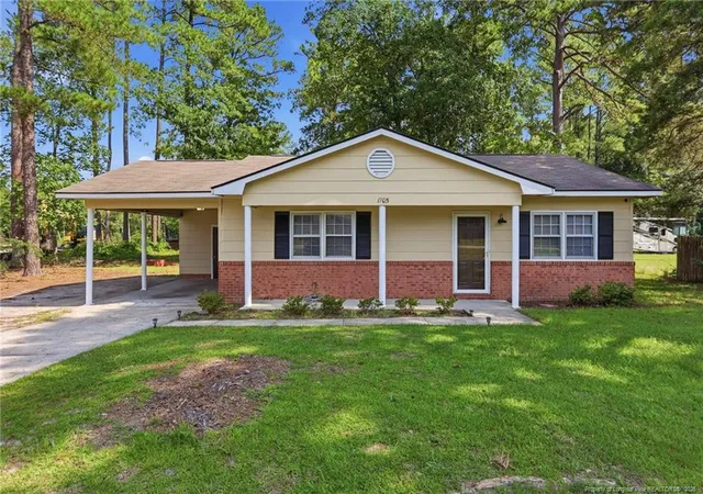 Photo 1 of Single family home for sale at 1705 Sand Hl Rd, Hope Mills, NC 28348 | MLS# 767799 | Listing updated on 2026-09-20