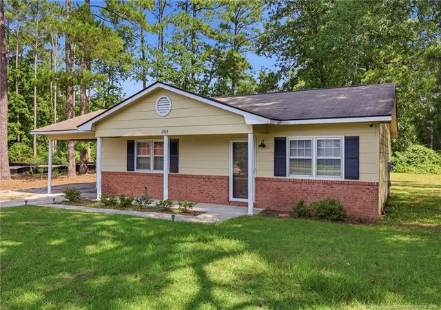 Photo 3 of Single family home for sale at 1705 Sand Hl Rd, Hope Mills, NC 28348 | MLS# 767799 | Listing updated on 2026-09-20